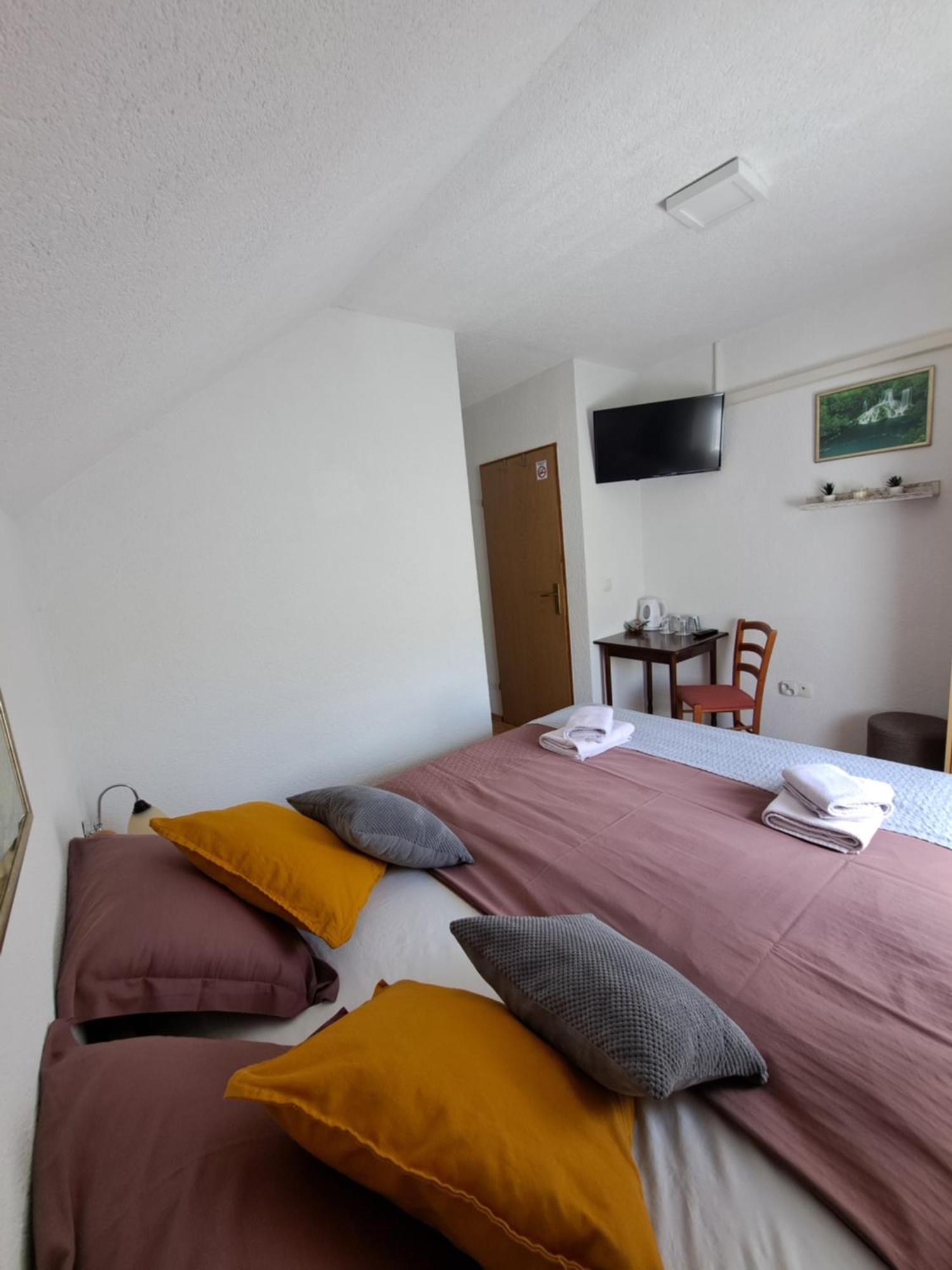 St George B&B Korenica Εξωτερικό φωτογραφία